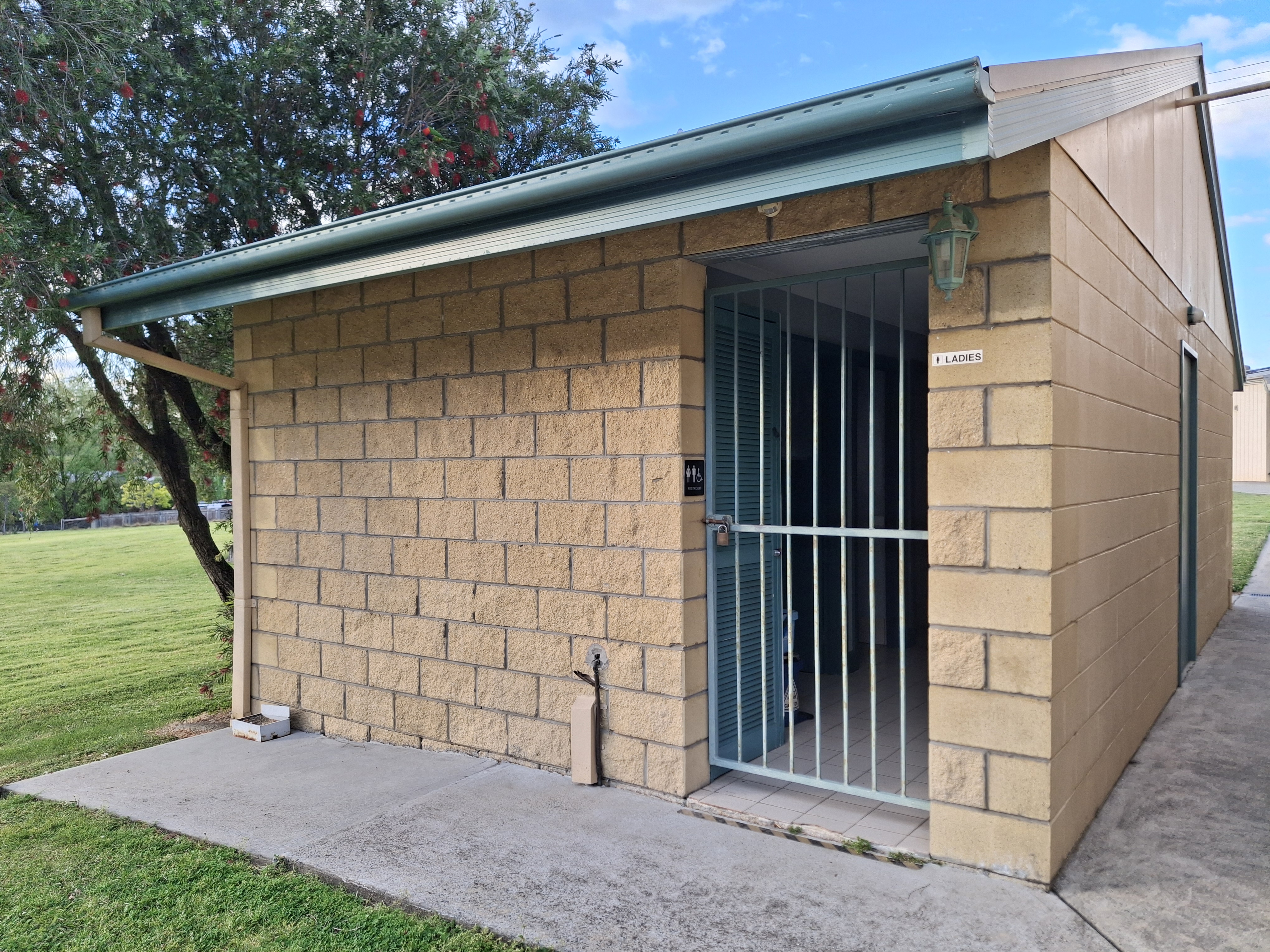 Toilet block, Southern Life Church